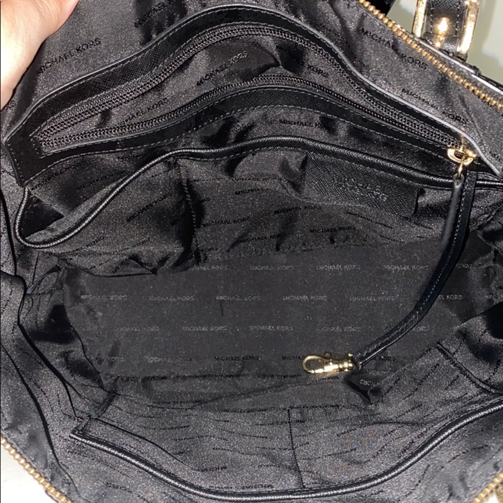 Michael Kors Jet Set East West Top ZIP Tote - Picture 5 of 8